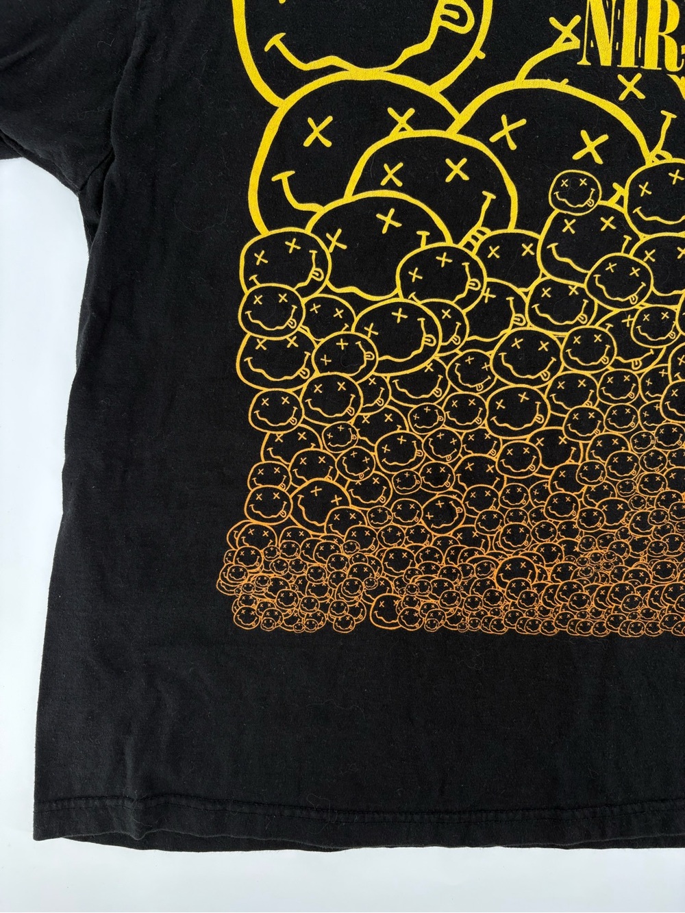 Y2K Nirvana Many Smiles Grunge Graphic 100% Cotton Soft T-shirt Top Unisex L - Picture 4 of 10